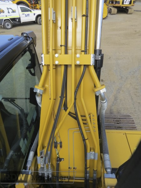 2018 Caterpillar 320 - Image 17