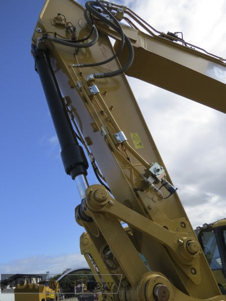 2018 Caterpillar 320 - Image 7