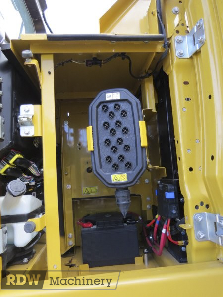 2018 Caterpillar 320 - Image 15