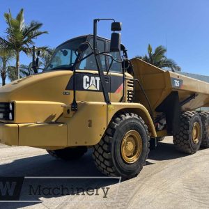 Caterpillar 725 Dump Truck