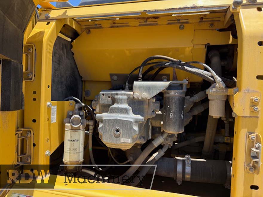 2013 Komatsu PC200LC-8 - Image 15