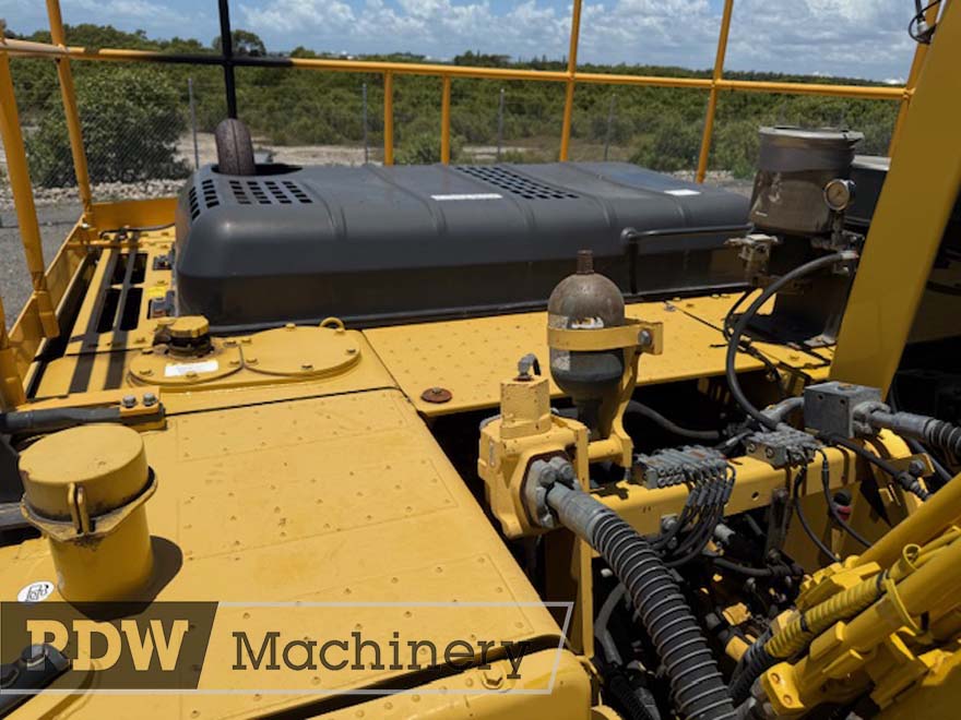 2013 Komatsu PC200LC-8 - Image 9