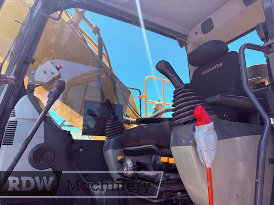2013 Komatsu PC200LC-8 - Image 19