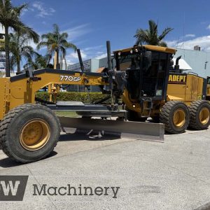 2013 John Deere 770GP