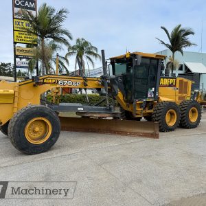 2017 John Deere 670GP