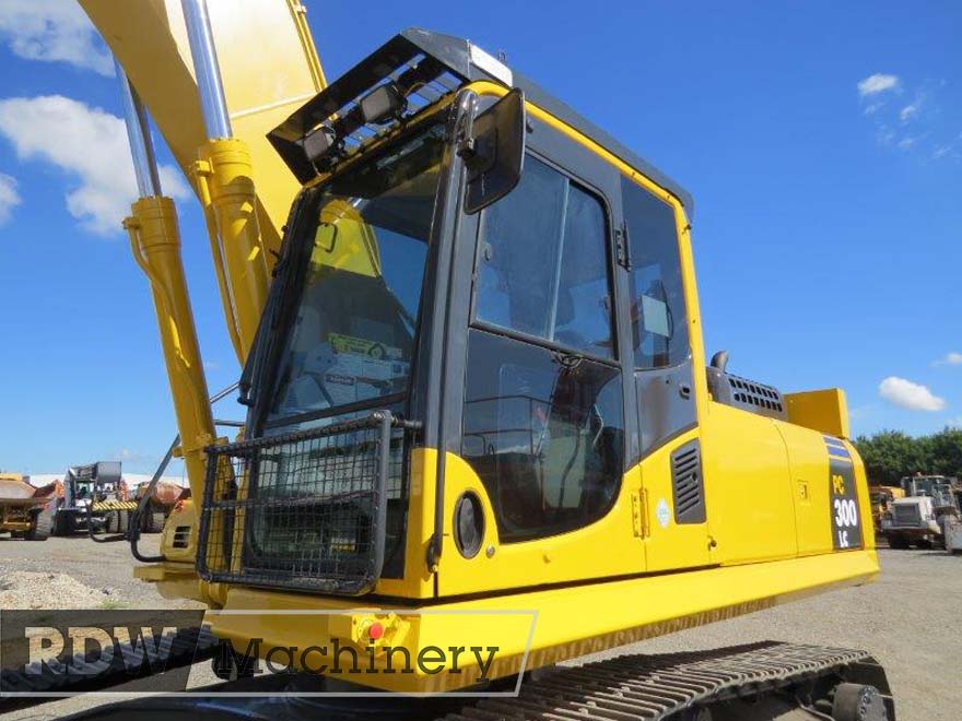 Komatsu PC300LC-8 Long Reach Excavator - Image 6