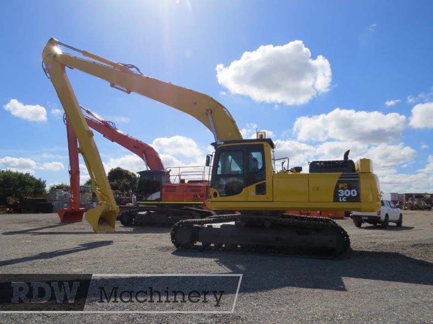 Komatsu PC300LC-8 Long Reach Excavator - Image 3
