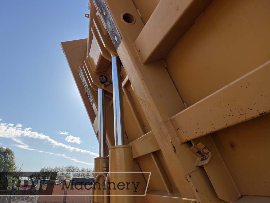 Morooka MST 2200 VDR Dump Truck - Image 15
