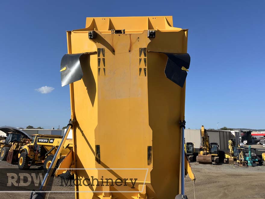 Volvo A40G Dump Truck - Image 10